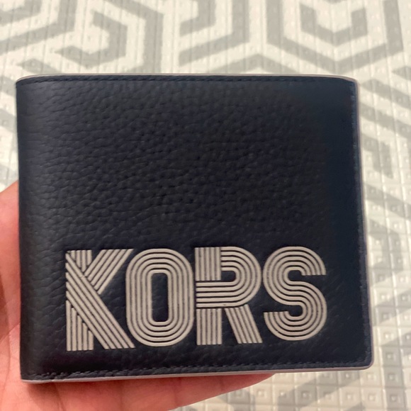 Micheal Kors men wallet - Picture 1 of 4